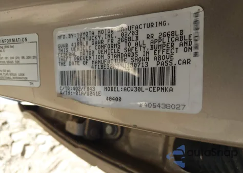 2003 Toyota Camry Le z USA, uszkodzony, nr VIN 4T1BE32K93U180713